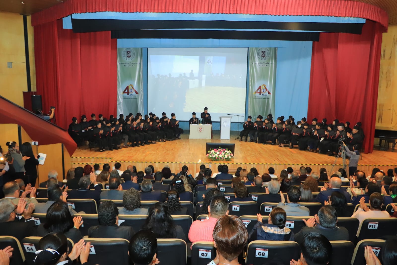 Conmemora la UATx 48 años de vida institucional